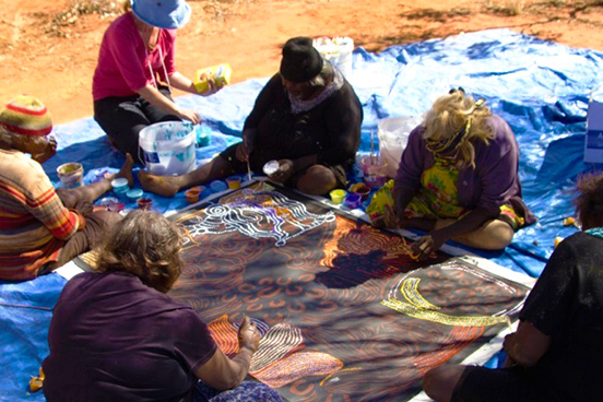 Warakurna_Artists_Painting Warakurna Artists Painting
